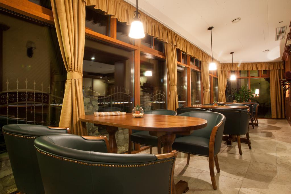 Hunting Chateau Krupina ภายนอก รูปภาพ