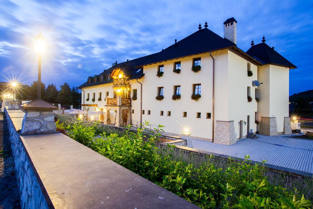 Hunting Chateau Krupina ภายนอก รูปภาพ