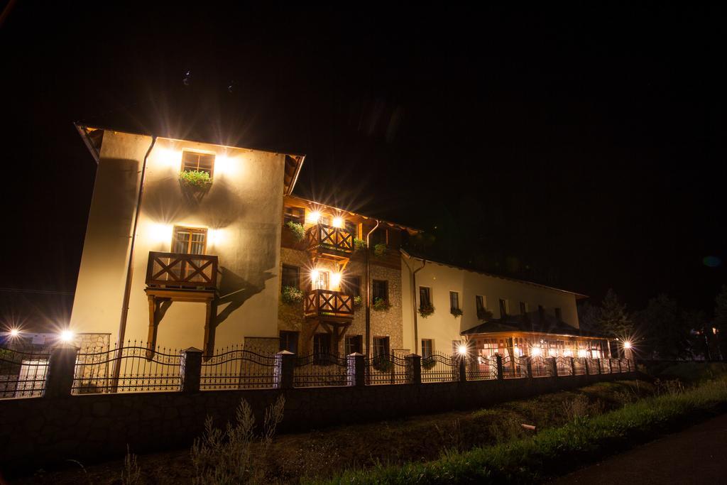 Hunting Chateau Krupina ภายนอก รูปภาพ